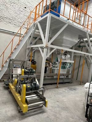 precisão Máquina de embalagem semiautomática de pó preto de carbono para sacos de enchimento de 20 kg-50 kg