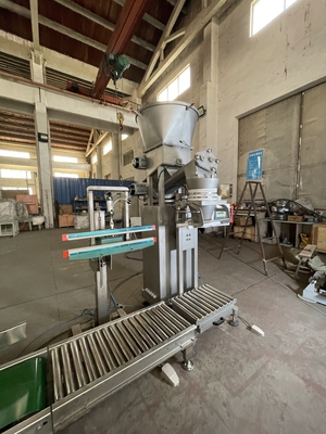 Máquina semiautomática de embalagem de pó de 5 a 10 kg para triturados de coco