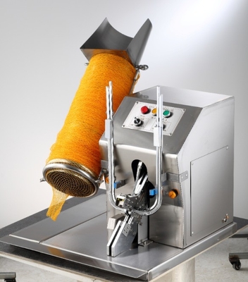 Máquina de preenchimento de batatas para sacos de malha sacos de malha 220V FUNÇÃO DE ENCHIMENTO ENCHIMENTO e tensão 220V